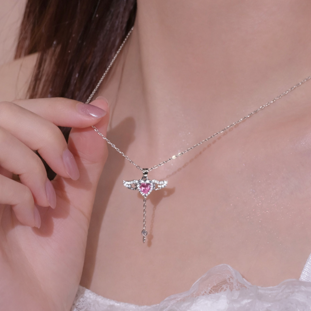 Lunara™ 天使の羽ハートネックレス