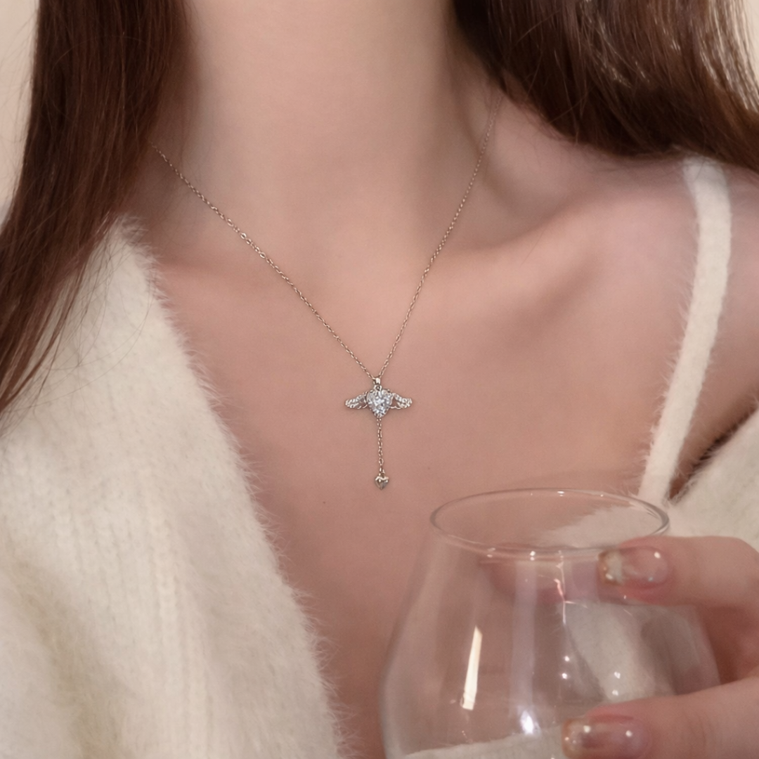 Lunara™ 天使の羽ハートネックレス